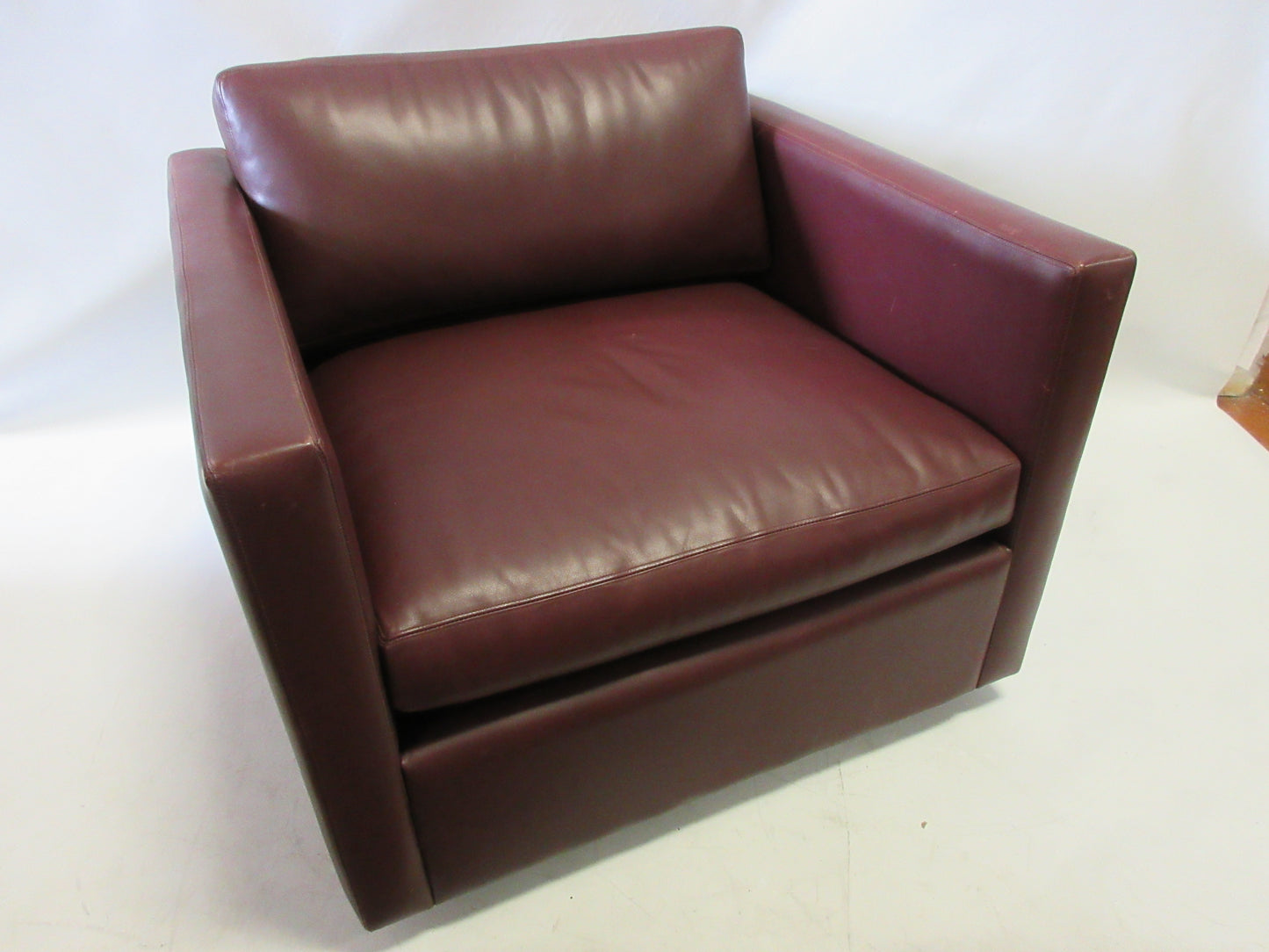 Knoll Pfister Lounge Chair in Maroon Leather