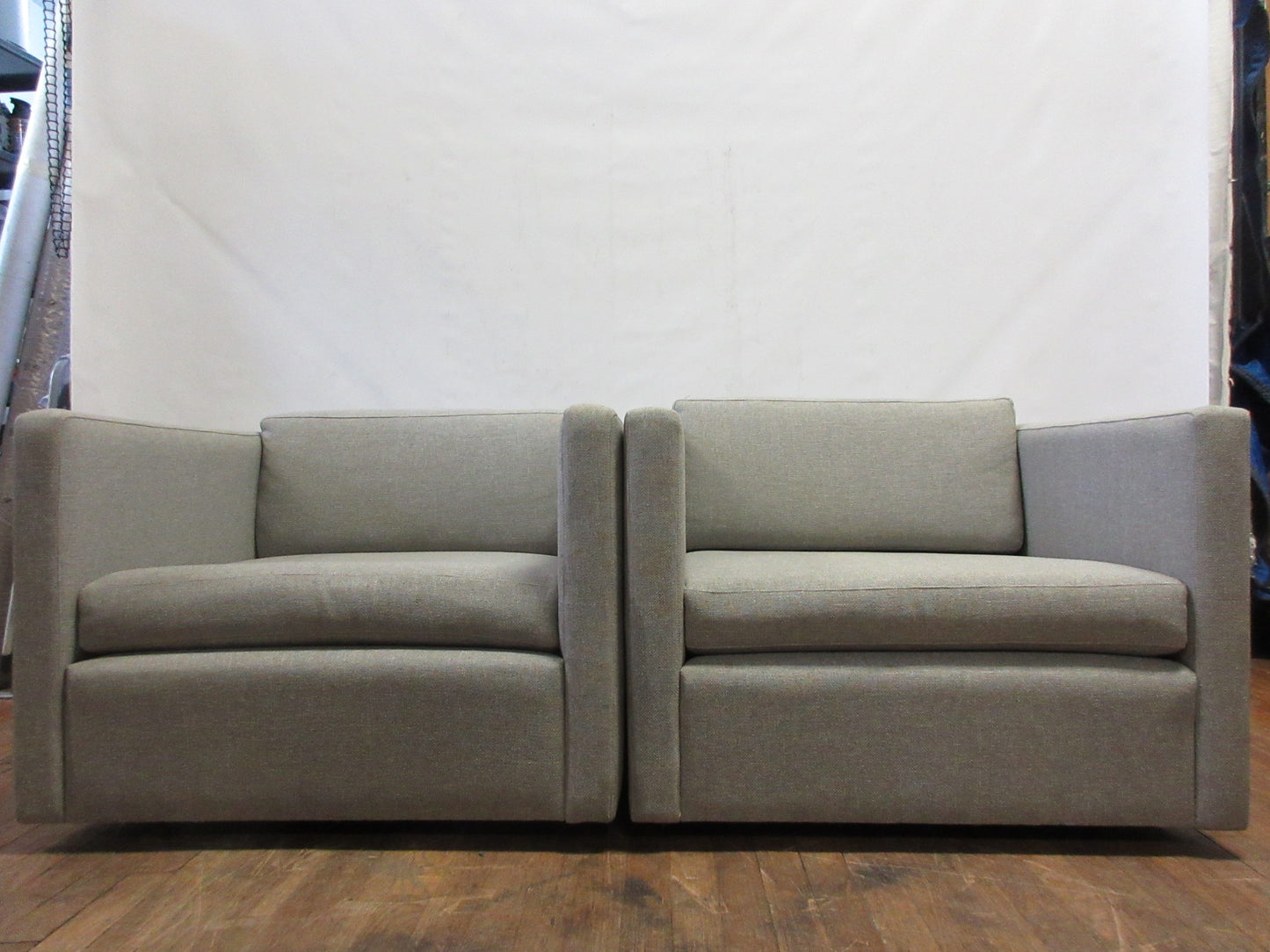 Knoll Charles Pfister Mid-Century Lounge Chairs in Grey - A Pair