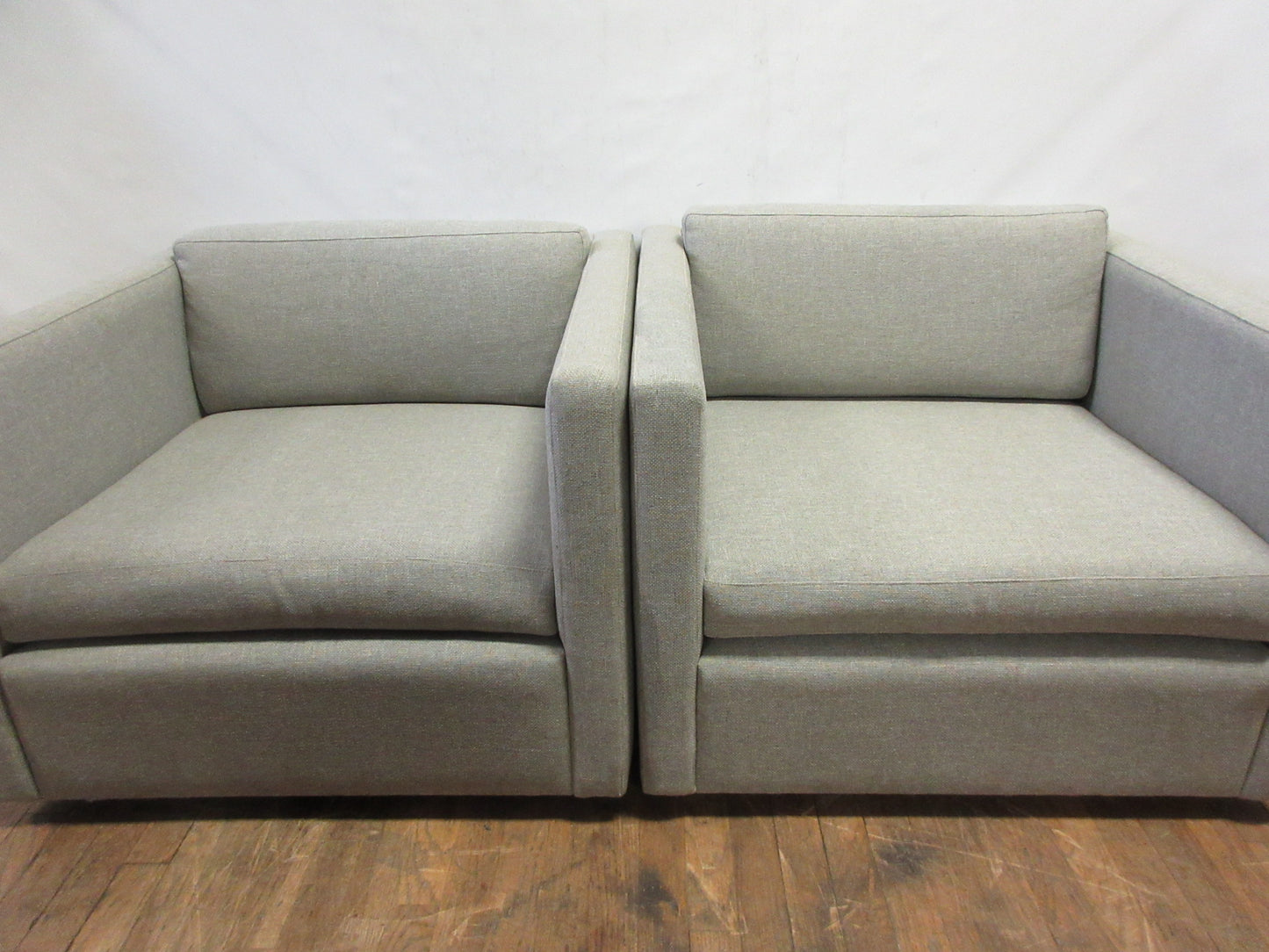 Knoll Charles Pfister Mid-Century Lounge Chairs in Grey - A Pair