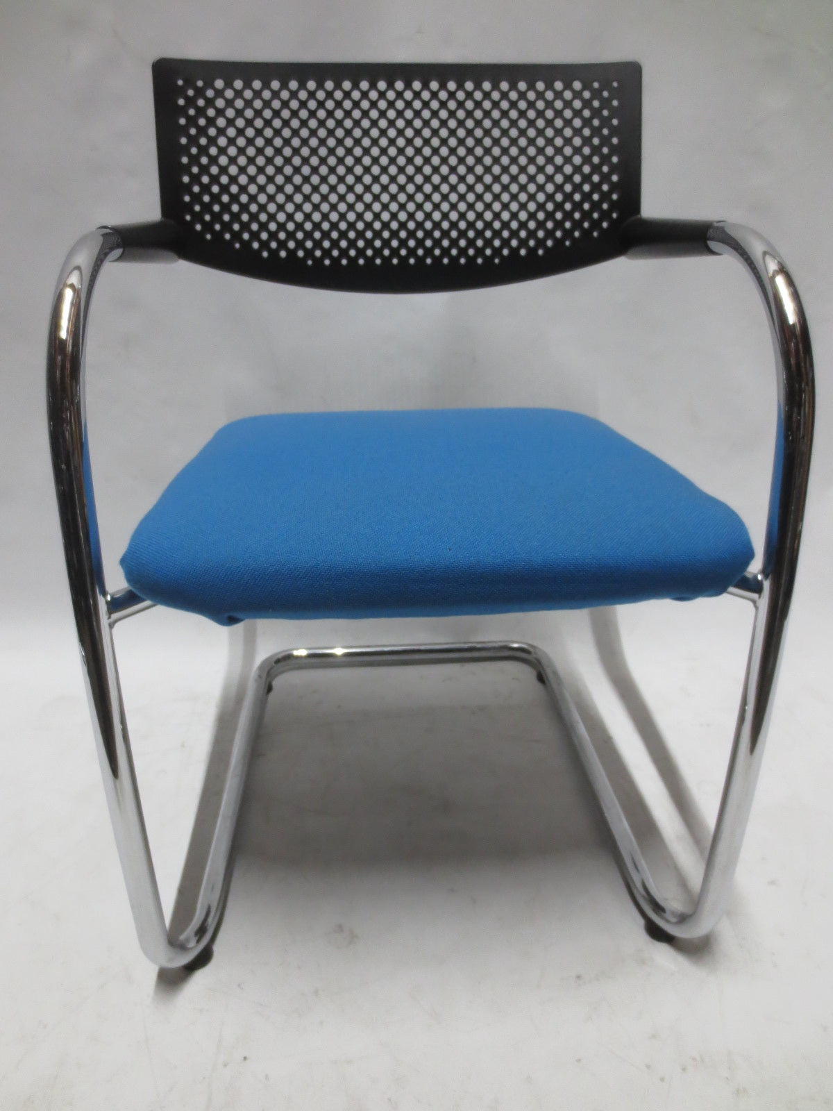 Vitra Visavis 2 Dining Armchair in Blue Seat and Black Back