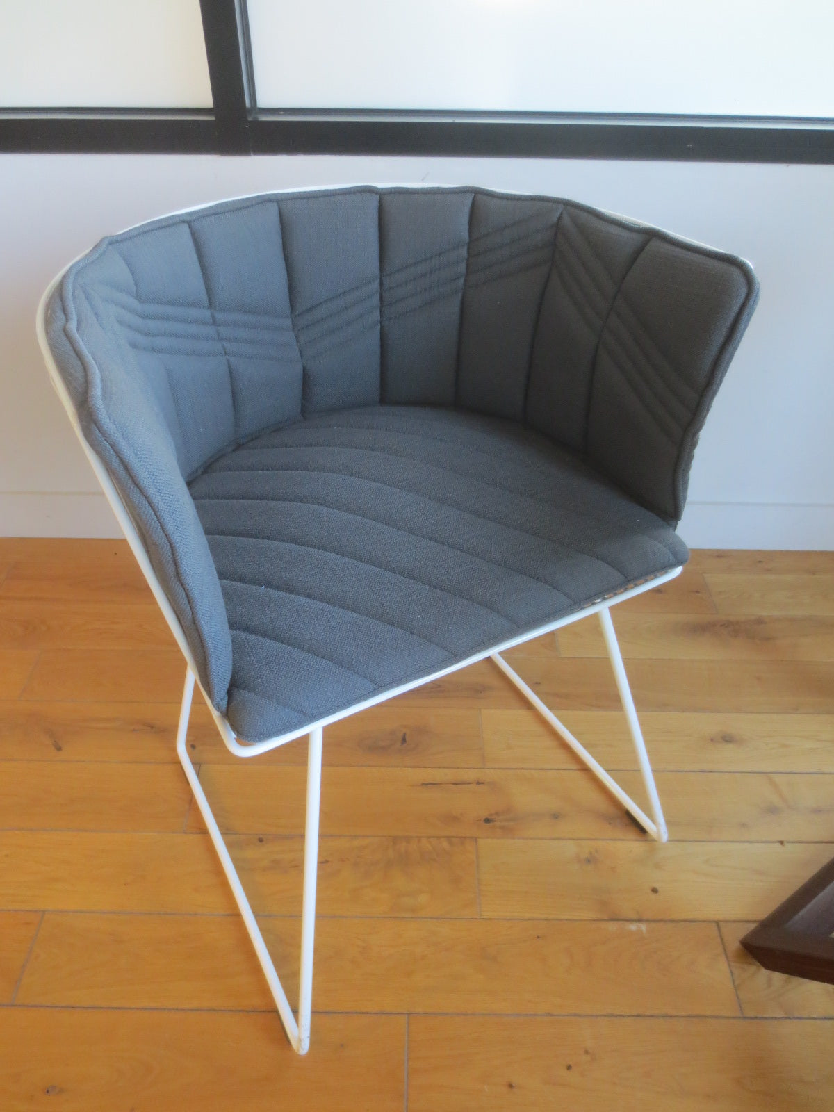 Bend Goods Captain Chair with Seat Pad