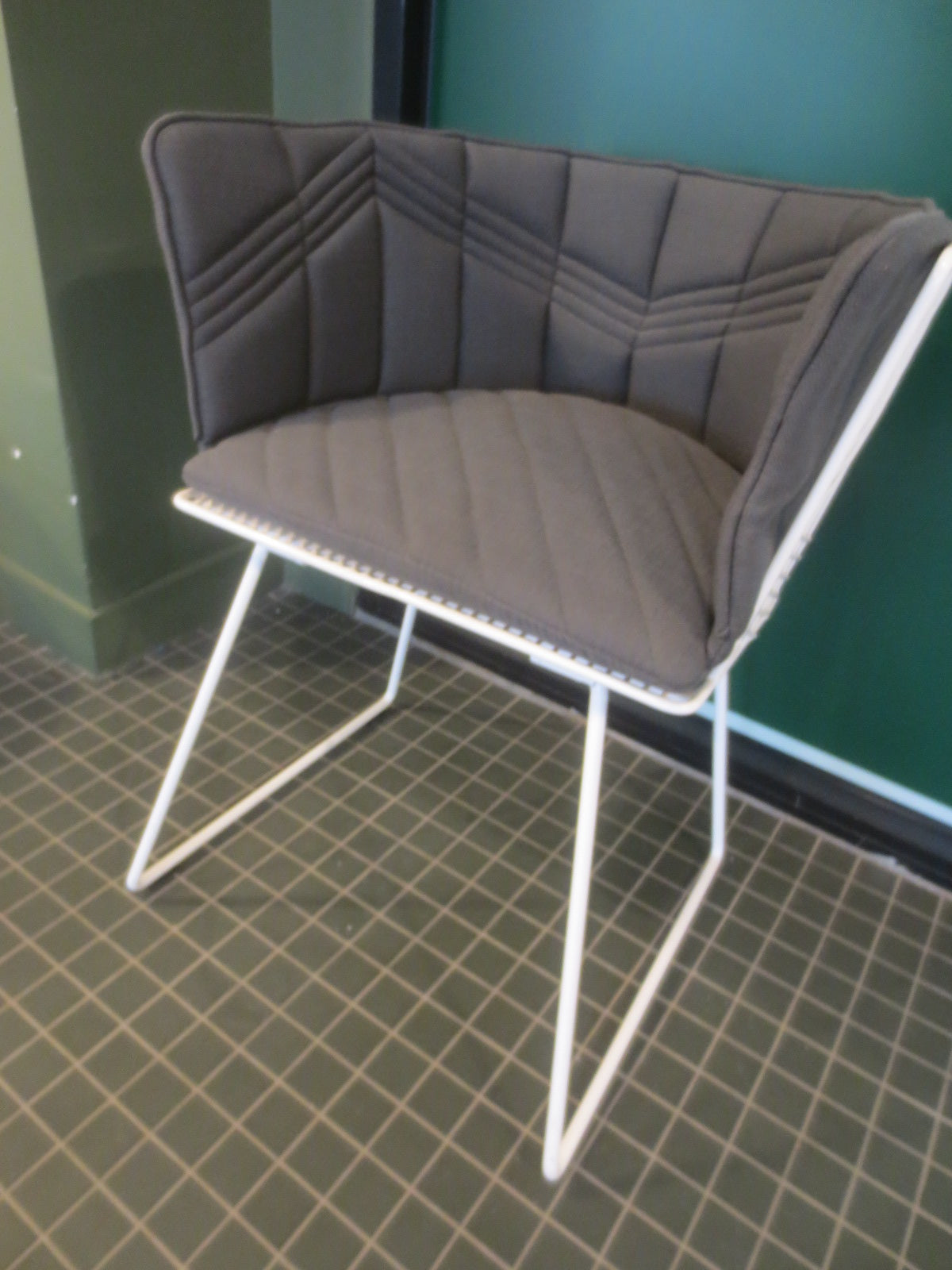 Bend Goods Captain Chair with Seat Pad