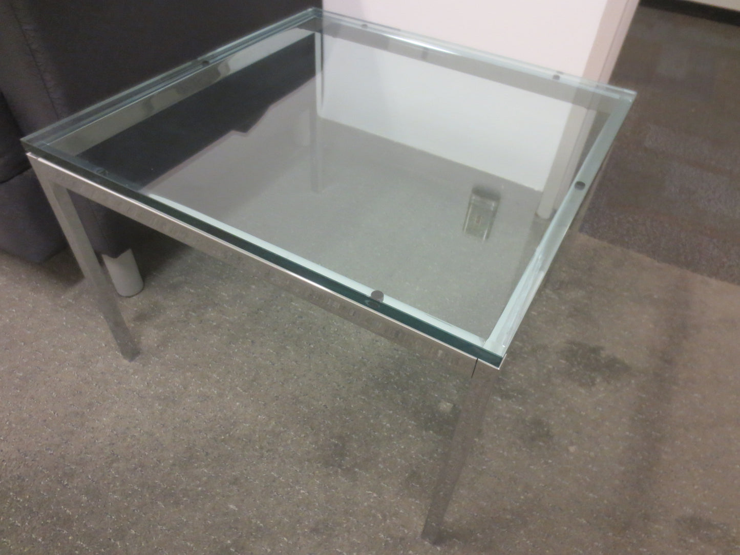 Florence Knoll 23-in Square Coffee Table with Polished Chrome Base and Glass Top