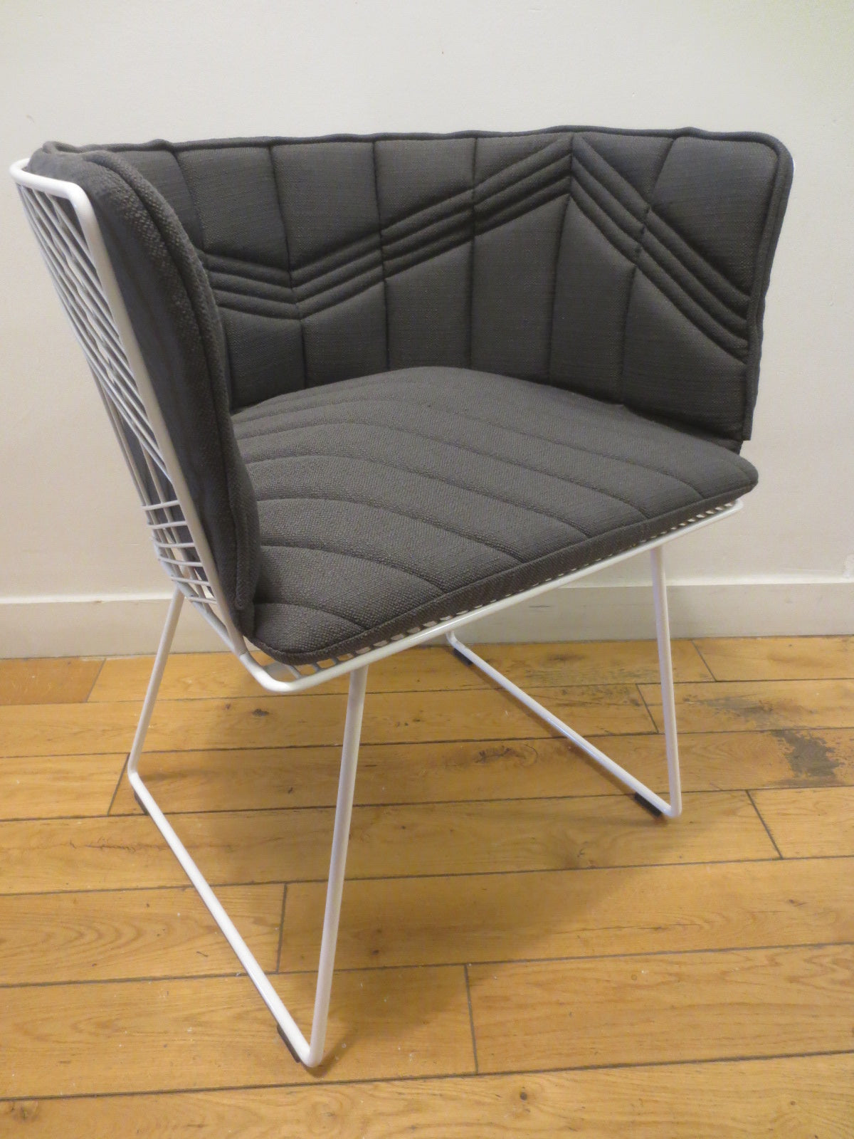 Bend Goods Captain Chair with Seat Pad