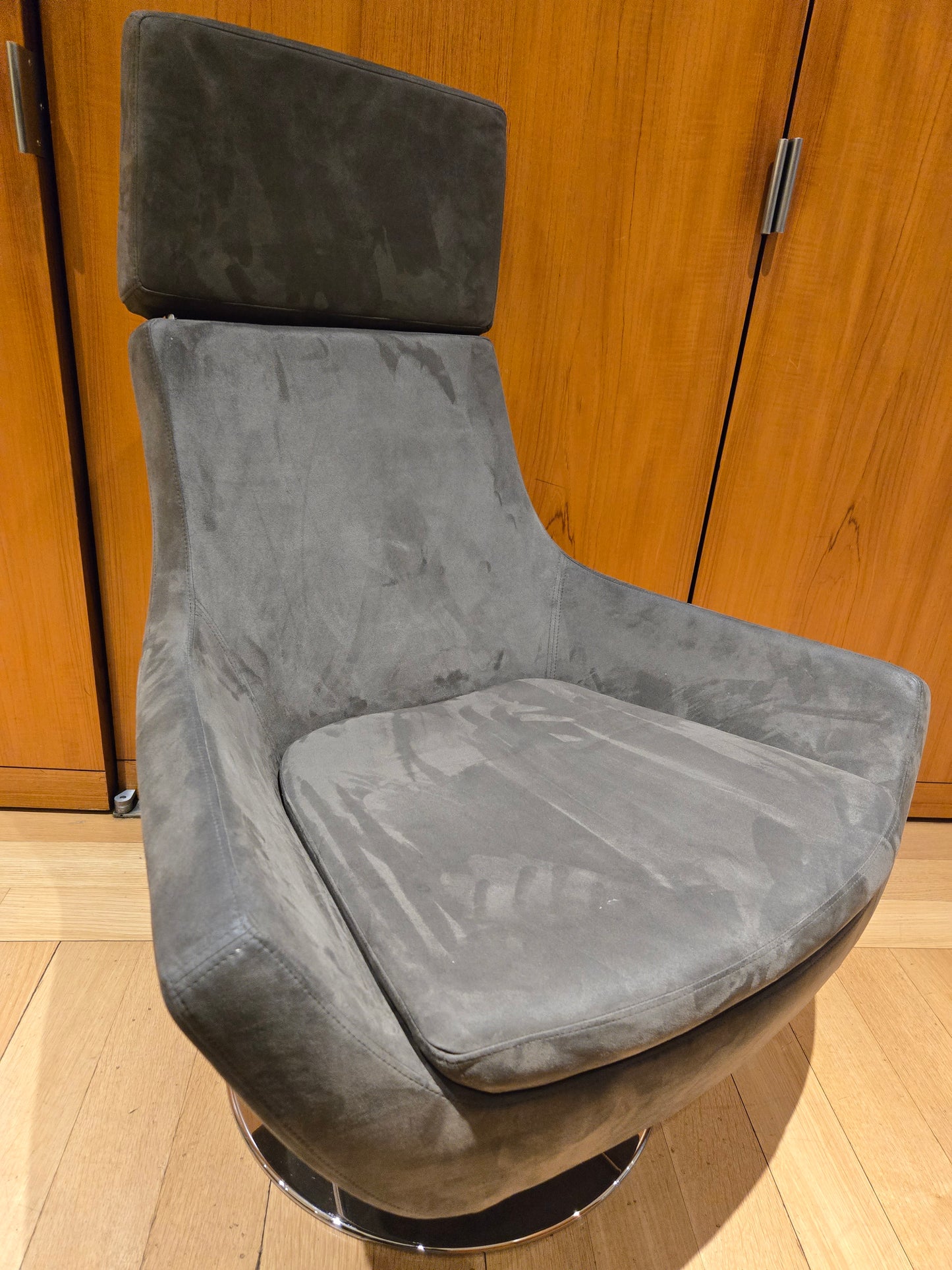 Swedese Happy Highback Swivel Lounge Chair