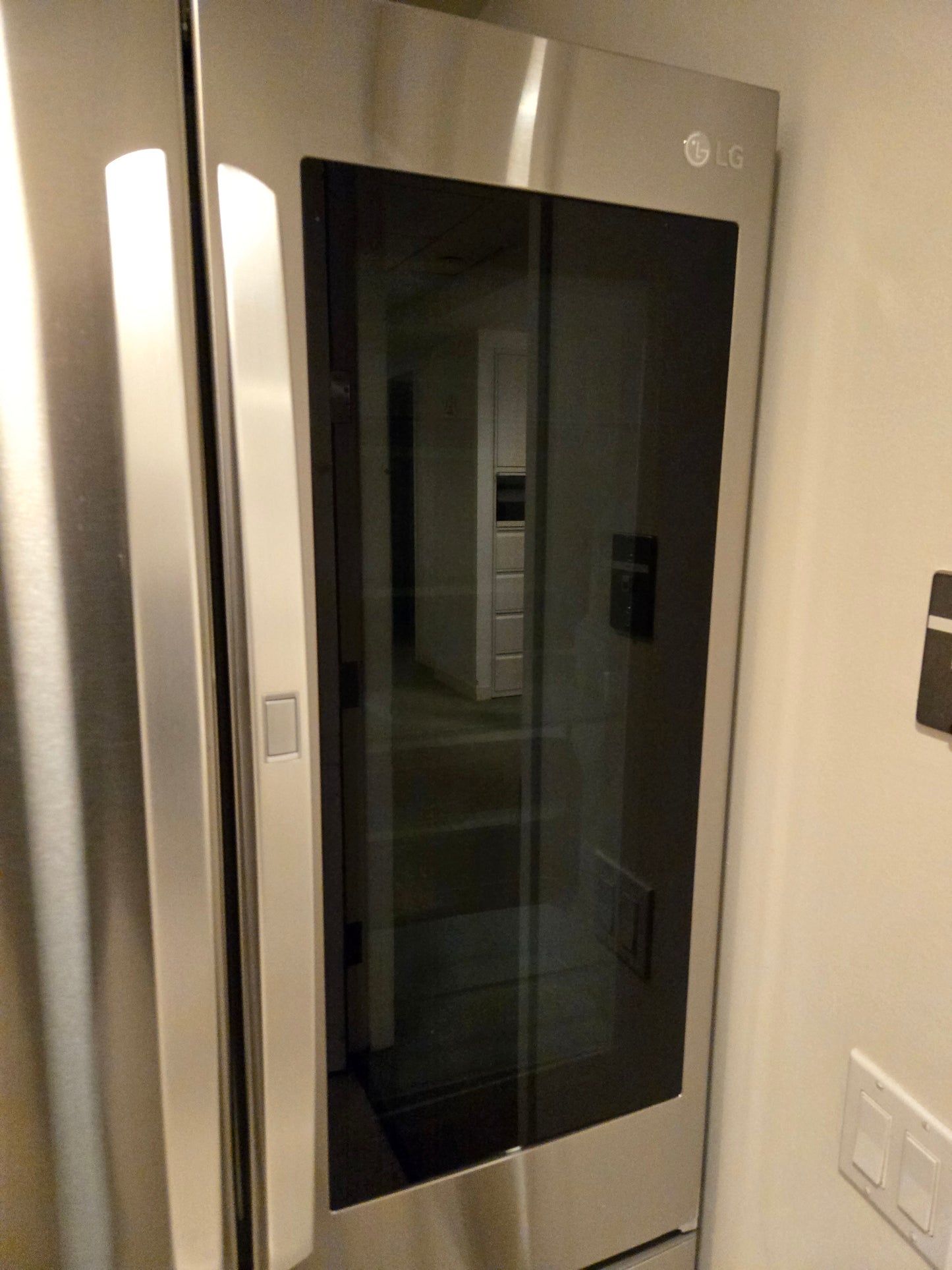 LG InstaView 27-cu ft French Door Refrigerator-Freezer