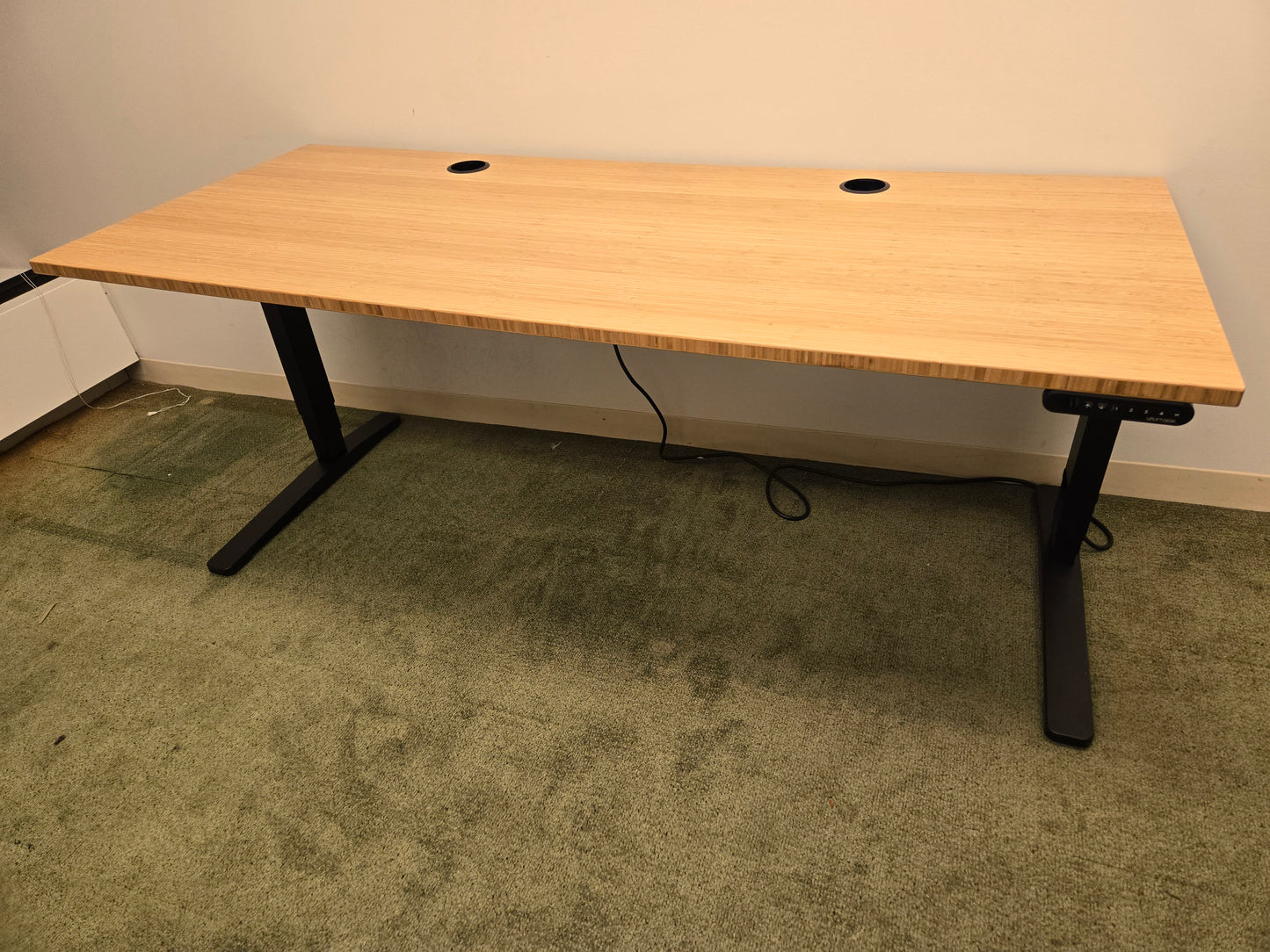 Uplift 6-ft (72x30-in) Electric Height Adjustable Standing Desk with Bamboo Top