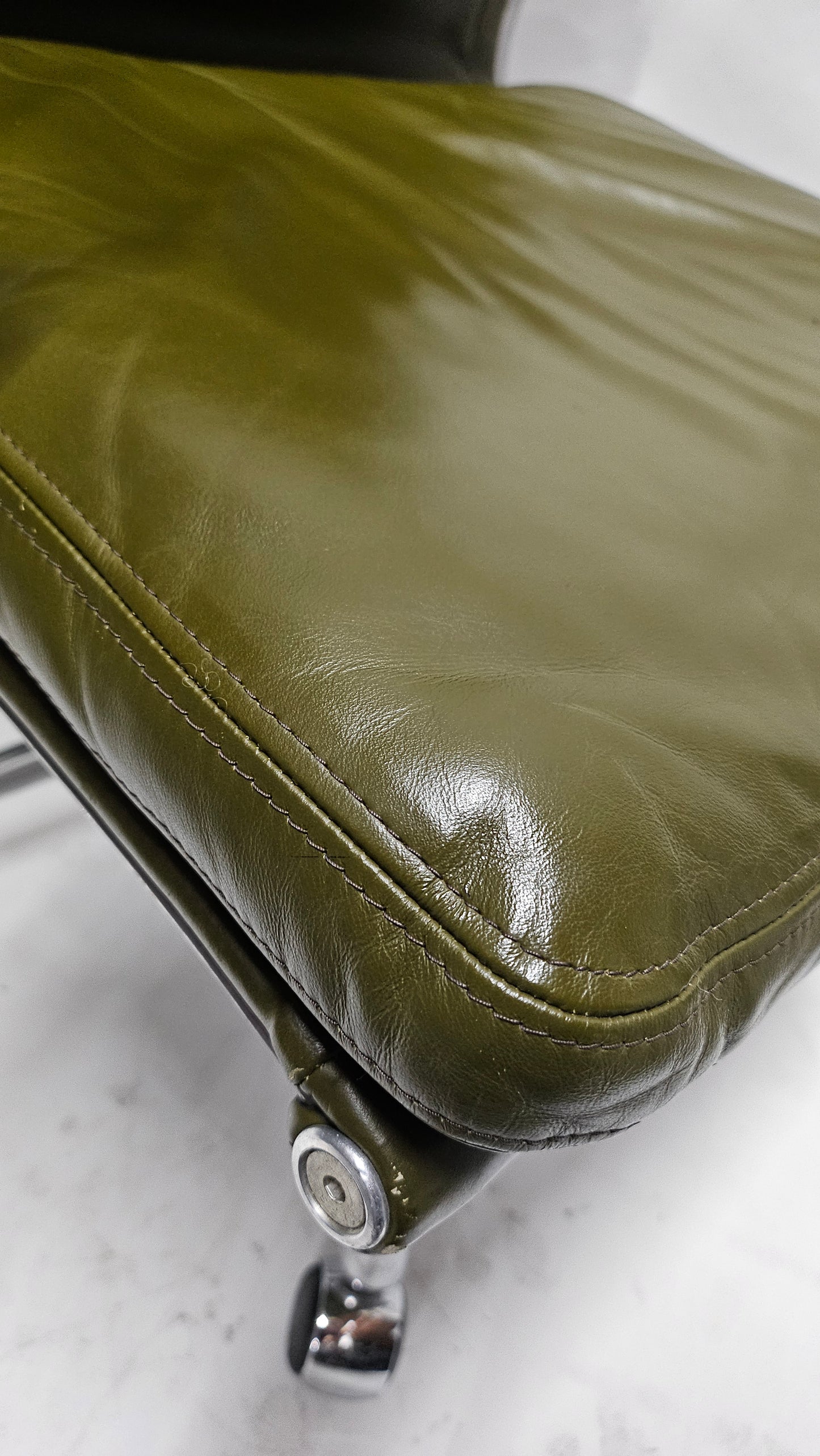 Herman Miller Eames Soft Pad Management Chair in Olive Green Leather, EA435