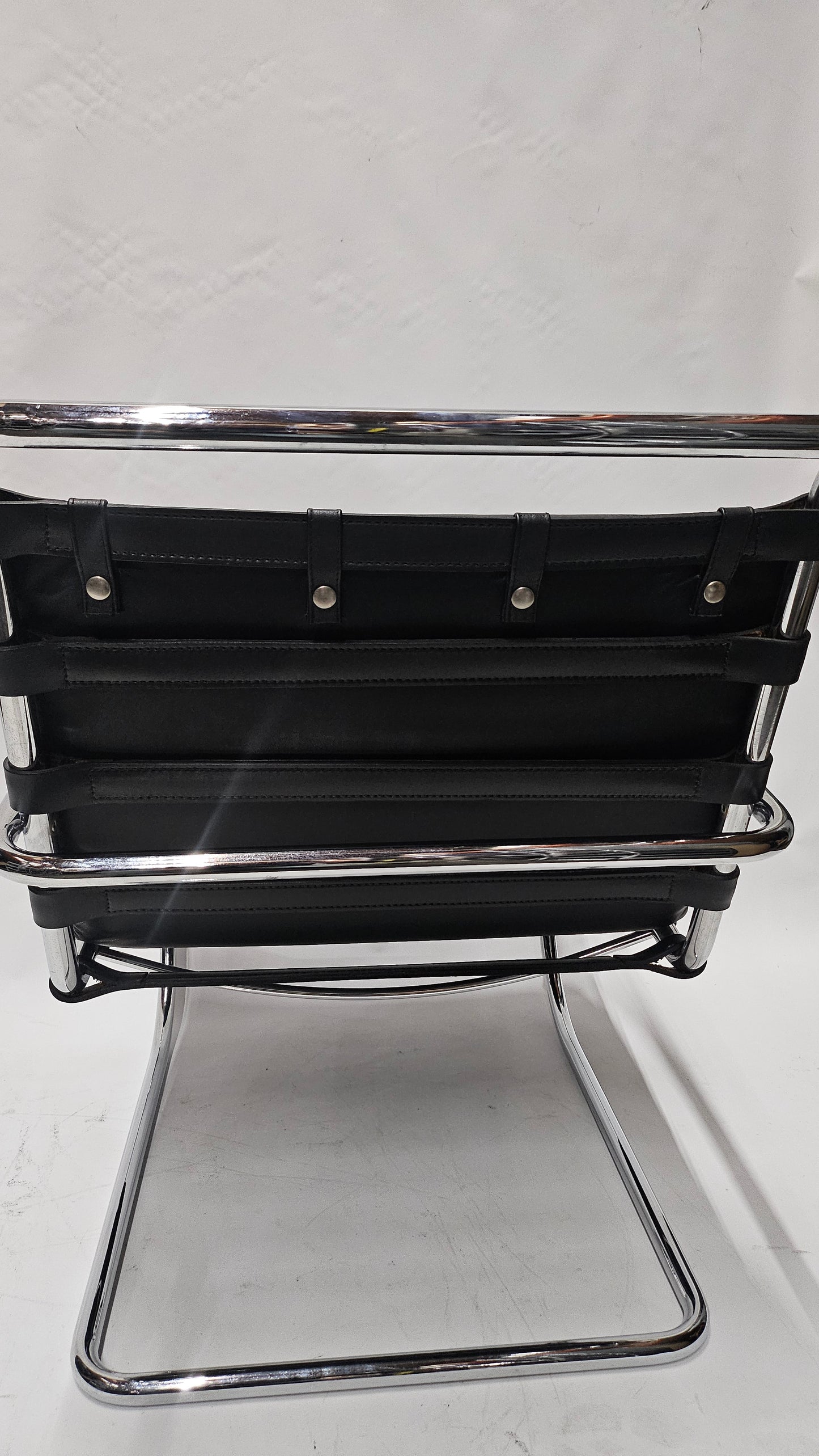 MR Style Lounge Armchair