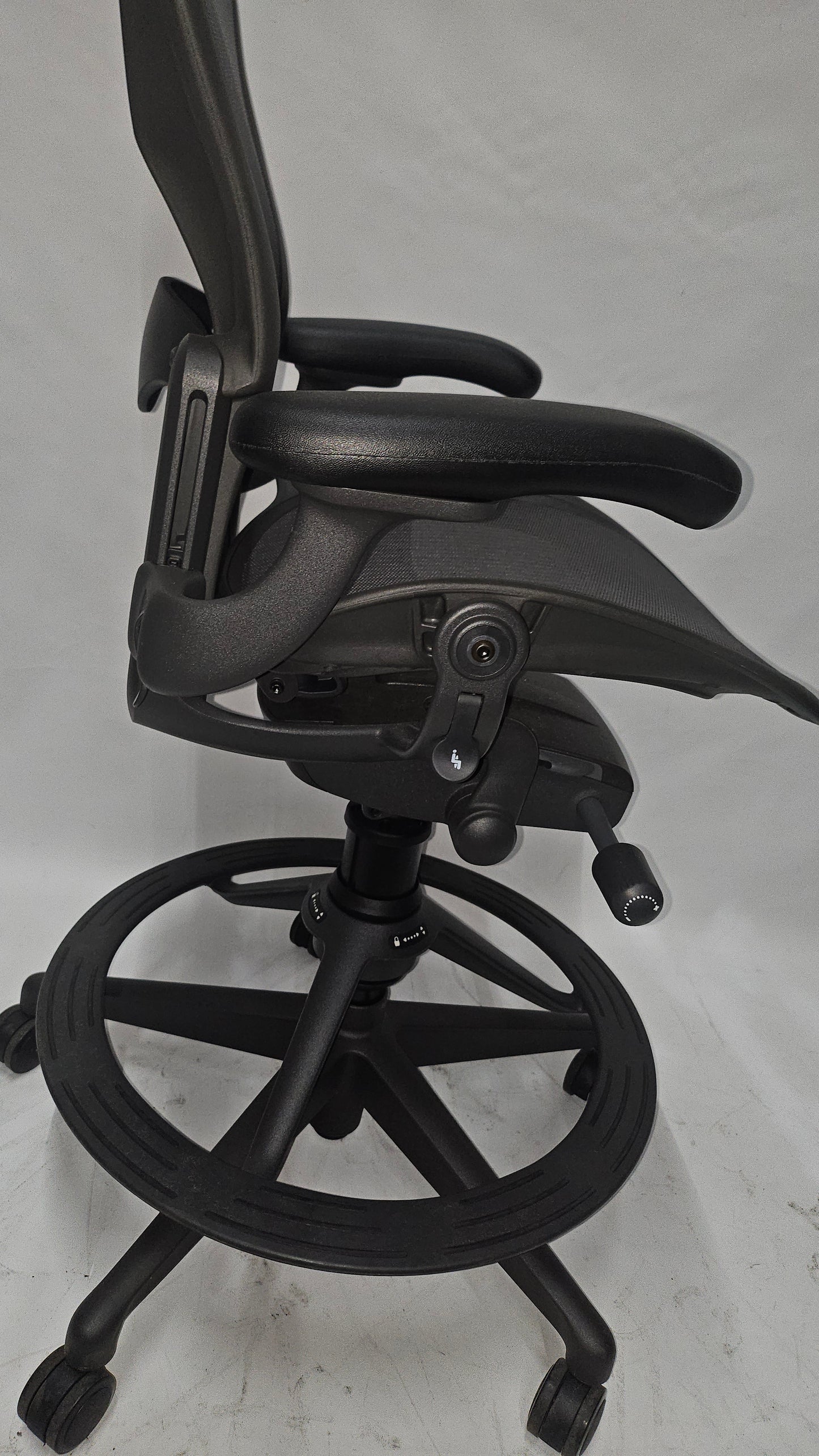 Herman Miller Remastered Aeron Drafting Stool, Size B