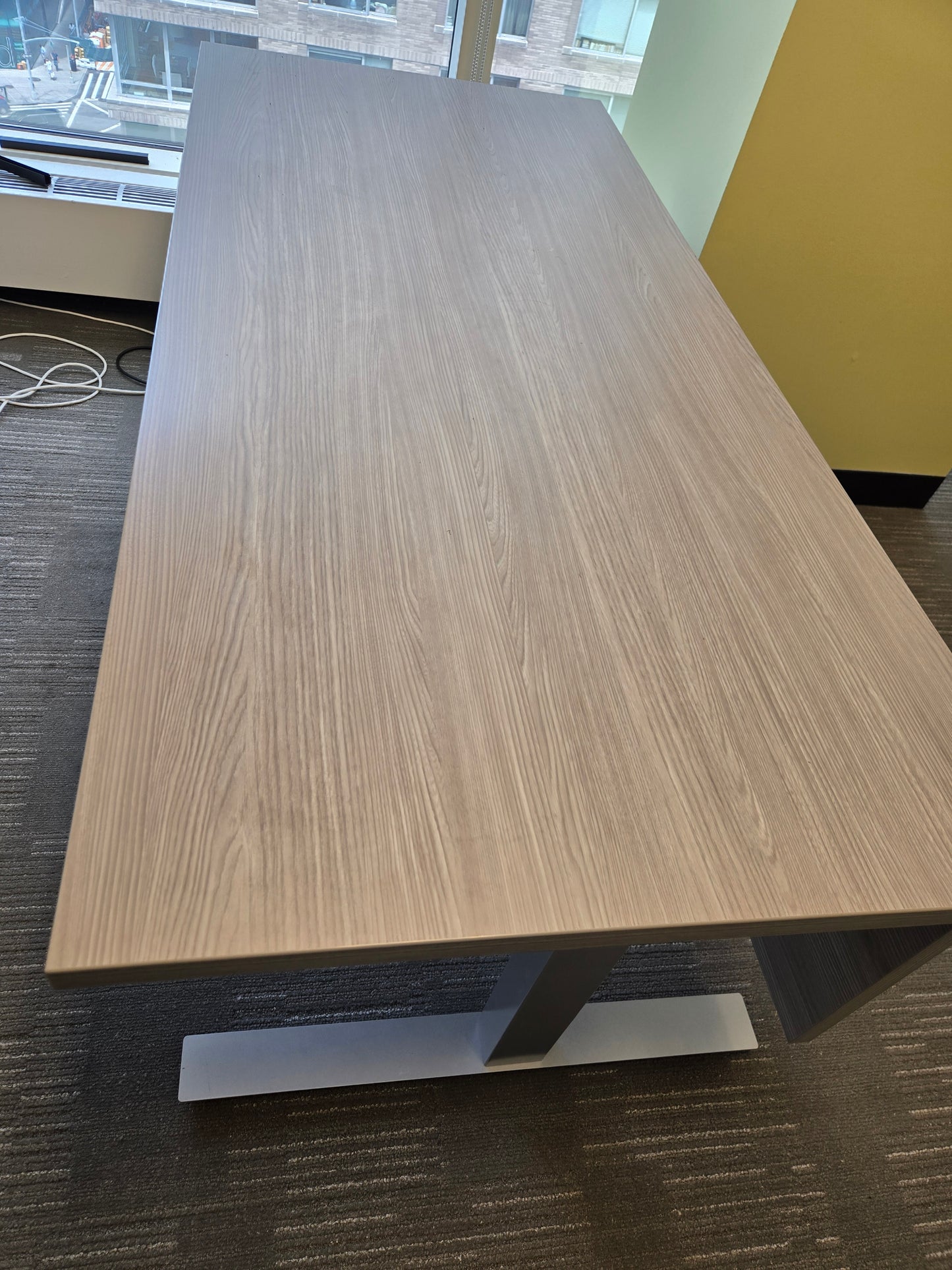 Knoll 5-ft (60x30-in) Electric Height Adjustable Standing Desk in Walnut
