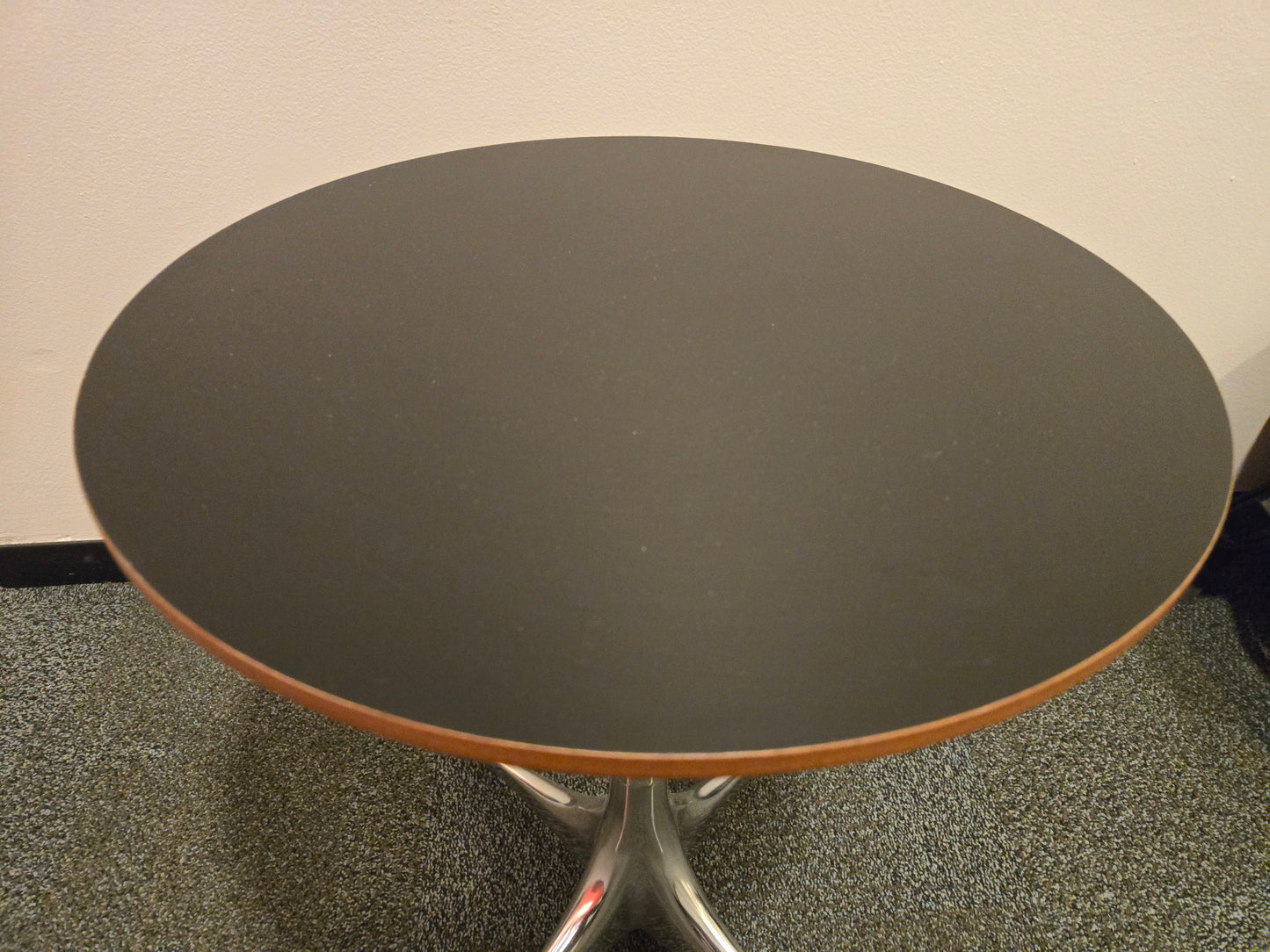 Herman Miller Nelson Pedestal Side Table in Black with Silver Base