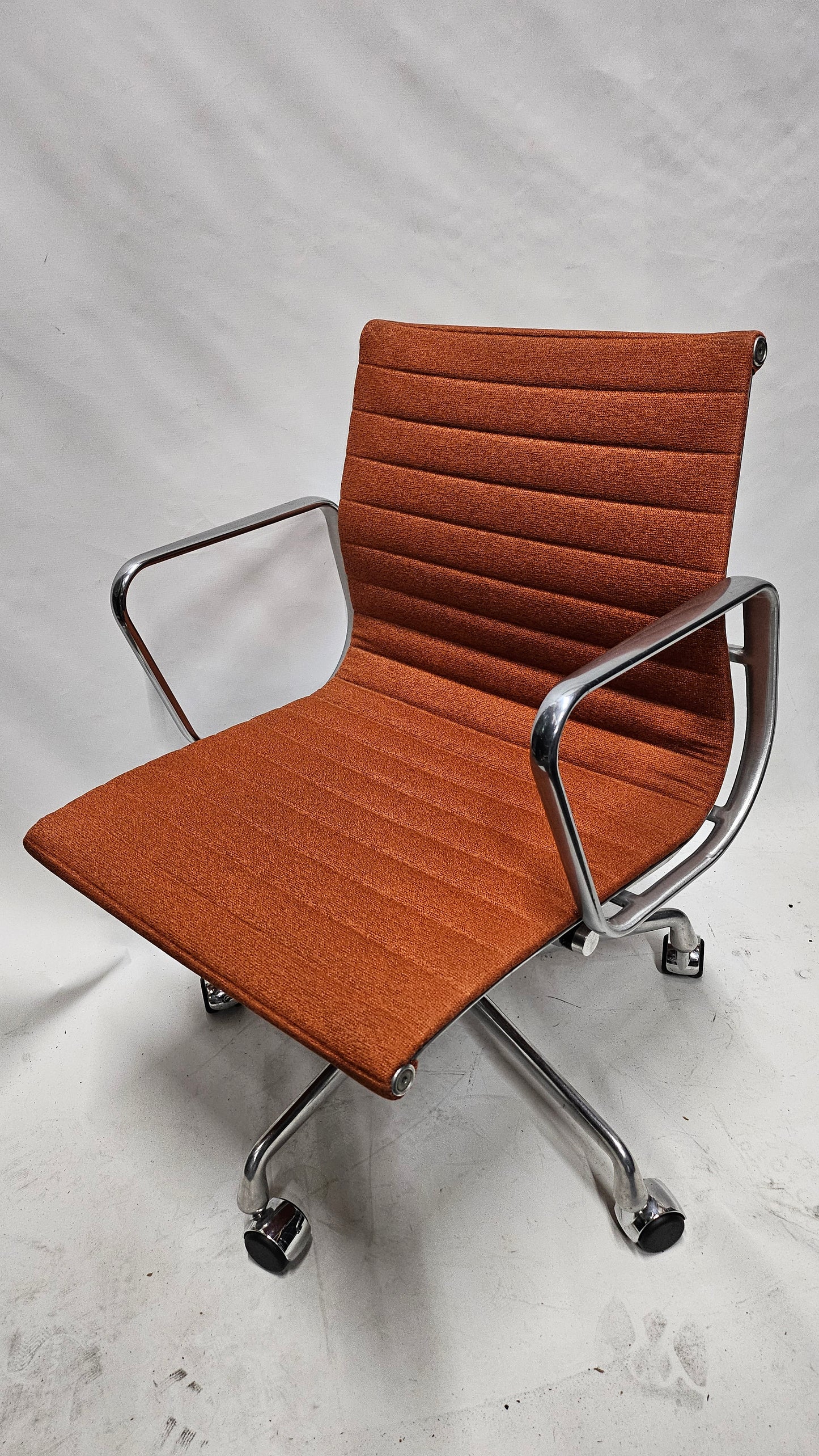 Herman Miller Eames Aluminum Group Management Chair in Orange Fabric, EA335
