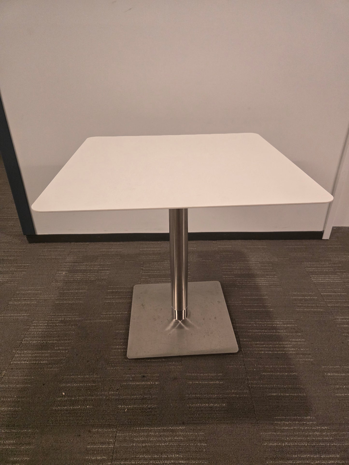 Bernhardt Design Quiet 30-in Square Dining Table