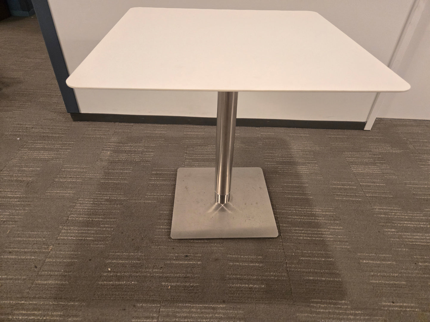 Bernhardt Design Quiet 30-in Square Dining Table