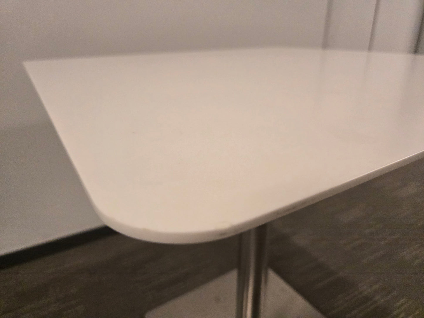 Bernhardt Design Quiet 30-in Square Dining Table