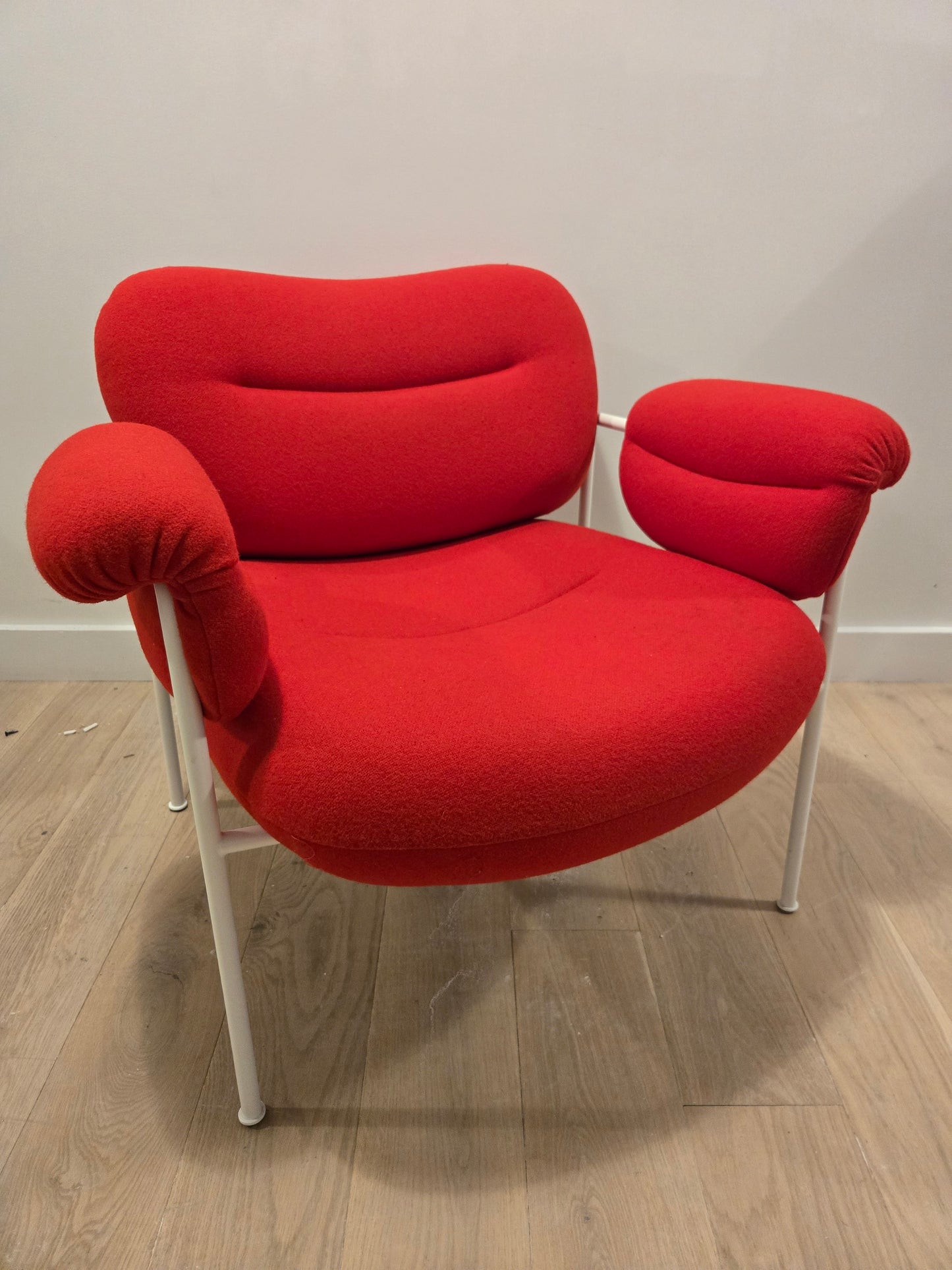 Fogia Bollo Armchair in Red Fabric