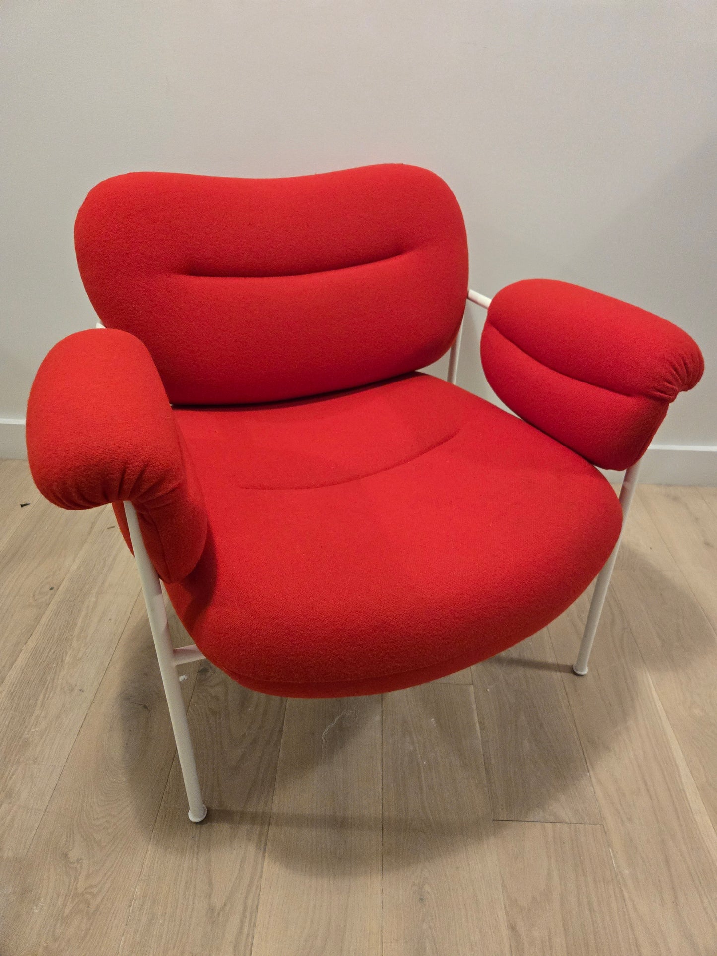 Fogia Bollo Armchair in Red Fabric