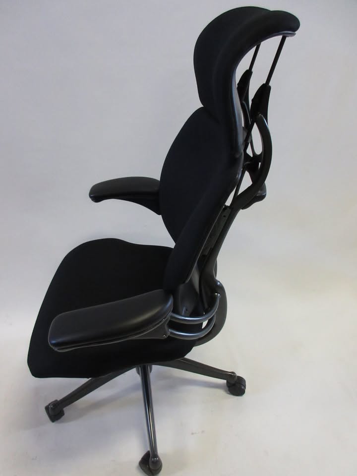 Humanscale Freedom Chair with Headrest in Black Fabric