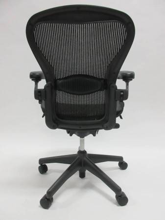 Herman Miller Aeron Chair, Size C - Bygone Icons