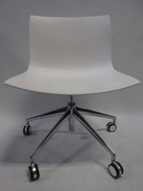 Arper Catifa 46 Swivel Chair (New) - Bygone Icons