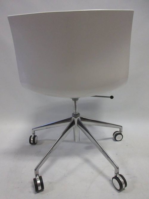 Arper Catifa 46 Swivel Chair (New) - Bygone Icons