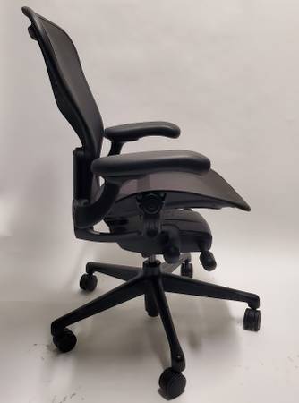 Herman Miller Remastered Aeron Chair, Size B, in Black-Onyx - Bygone Icons