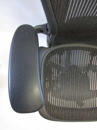 Herman Miller Aeron Chair, Size C - Bygone Icons