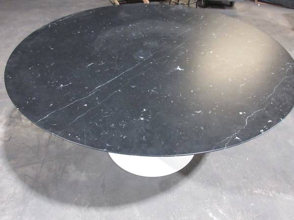 Knoll Eero Saarinen Round Marble Dining Table, 54-in - Bygone Icons