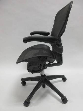 Herman Miller Aeron Chair, Size C - Bygone Icons