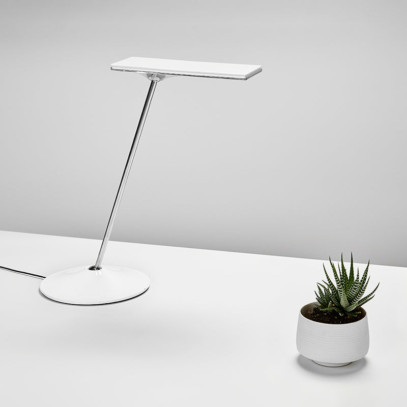 Humanscale Horizon 2.0 Adjustable LED Desk Lamp