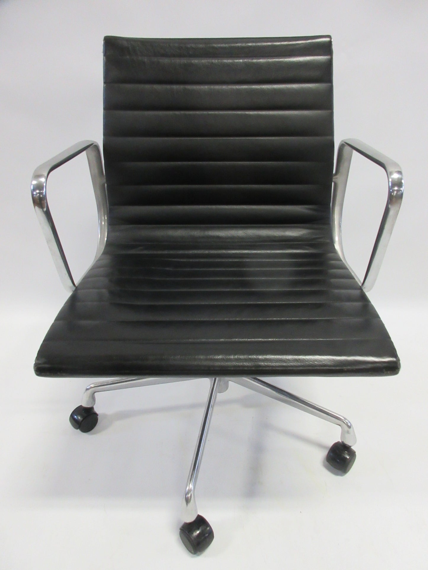 Herman Miller Eames Aluminum Group Management Chair in Black Leather