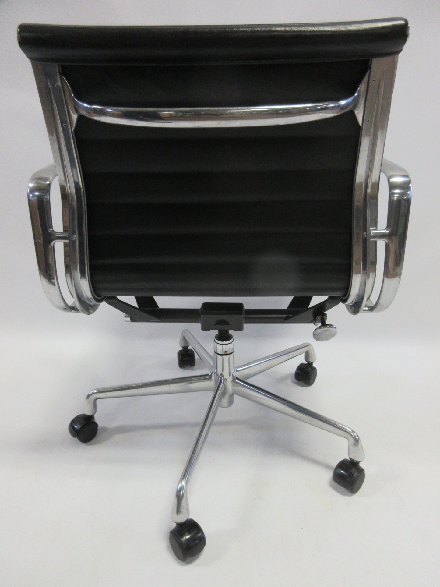 Herman Miller Eames Aluminum Group Management Chair in Black Leather