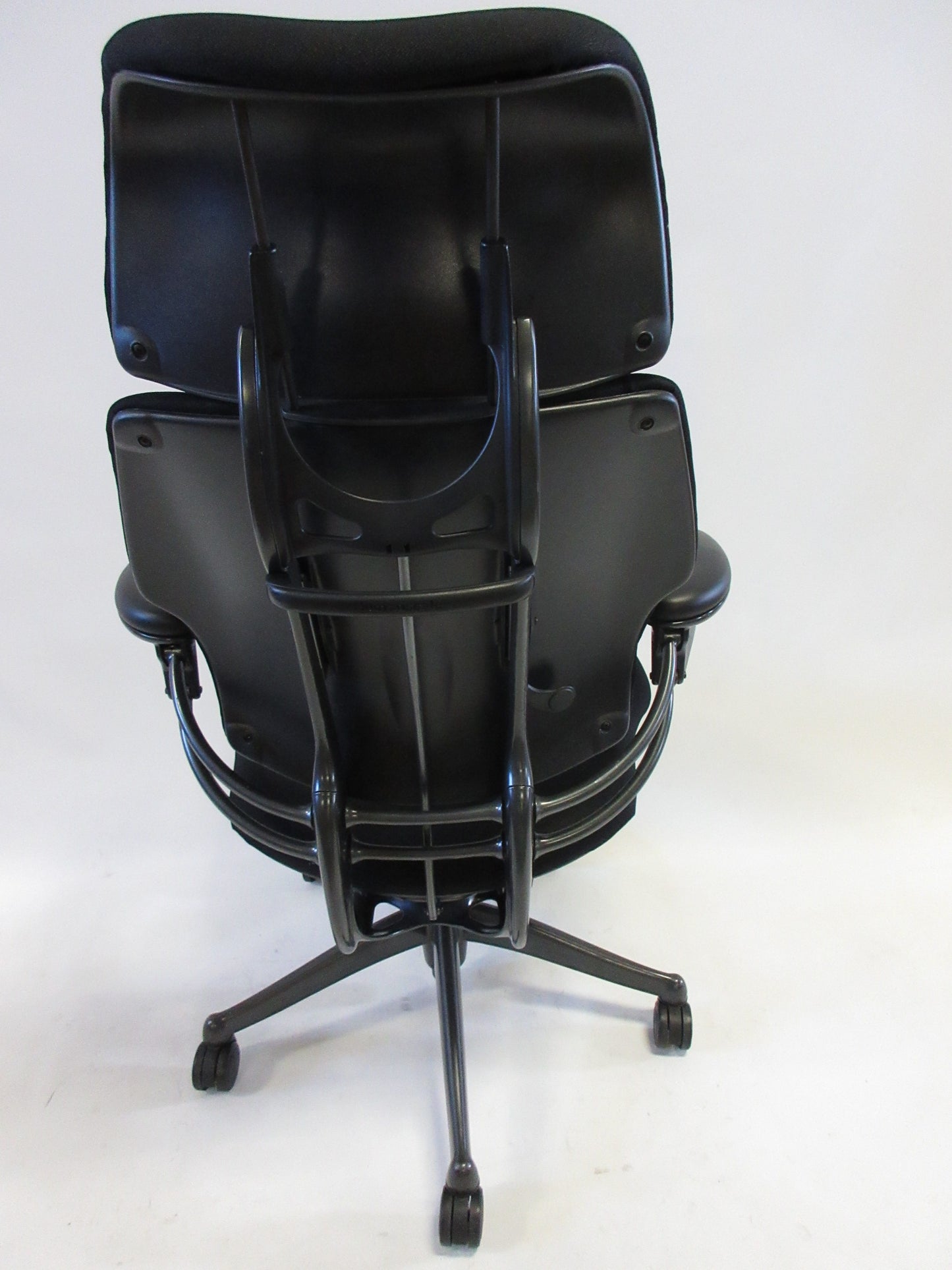 Humanscale Freedom Chair with Headrest in Black Fabric