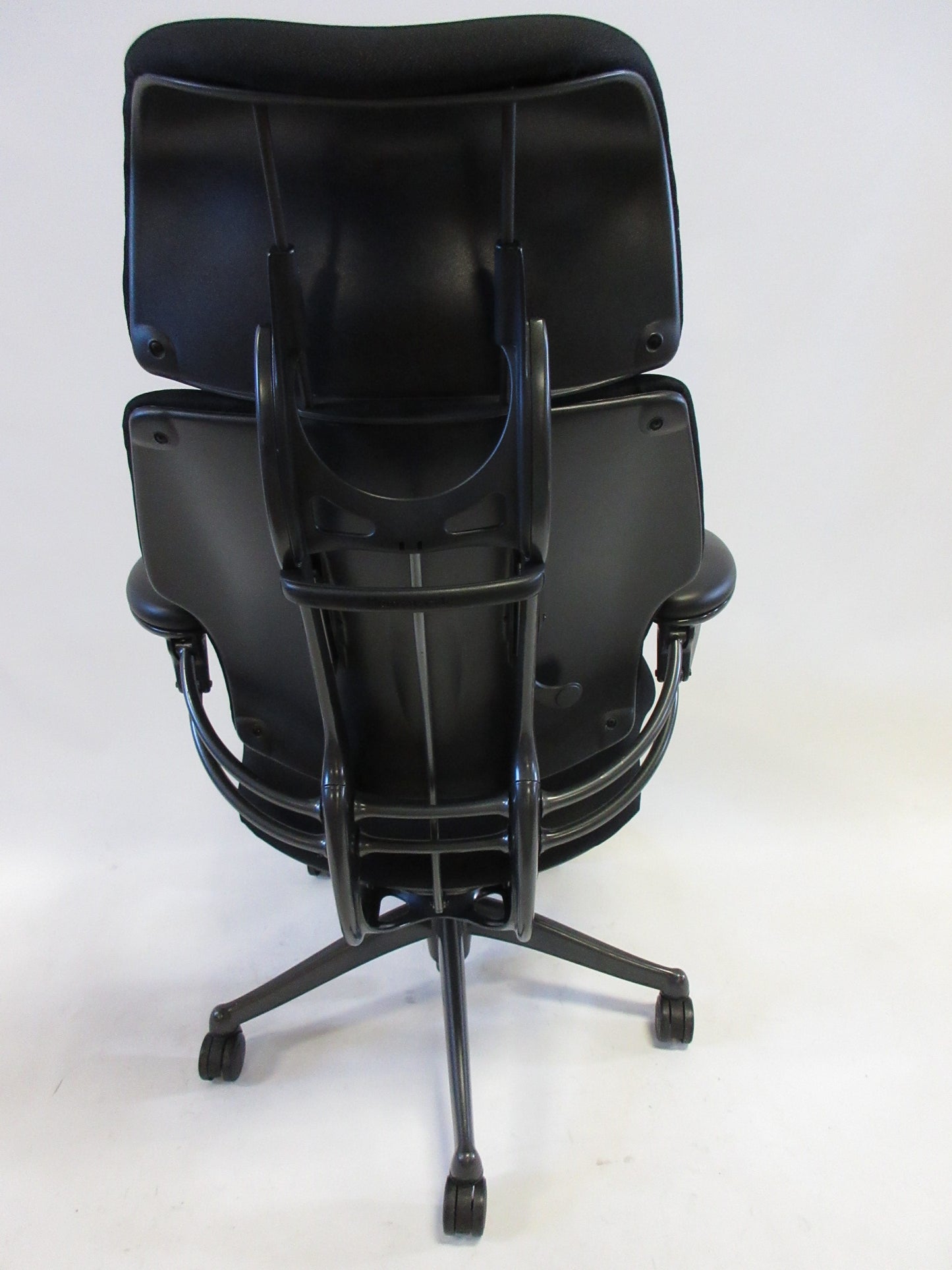 Humanscale Freedom Chair with Headrest in Black Fabric