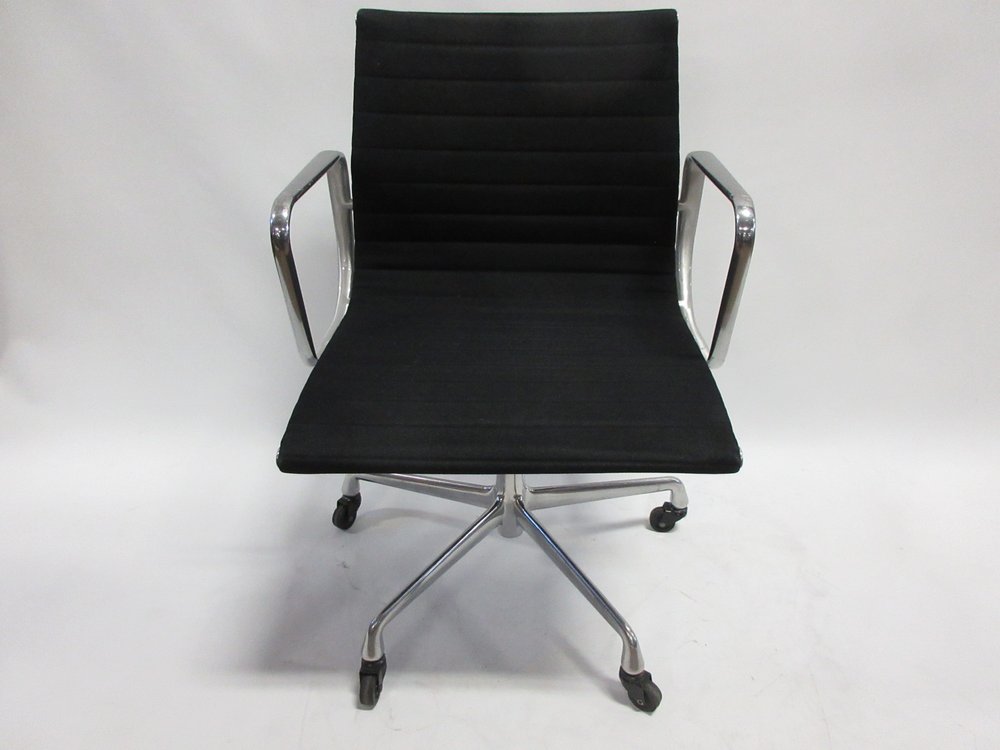 Herman Miller Eames Aluminum Group Management Chair in Black Fabric - Bygone Icons