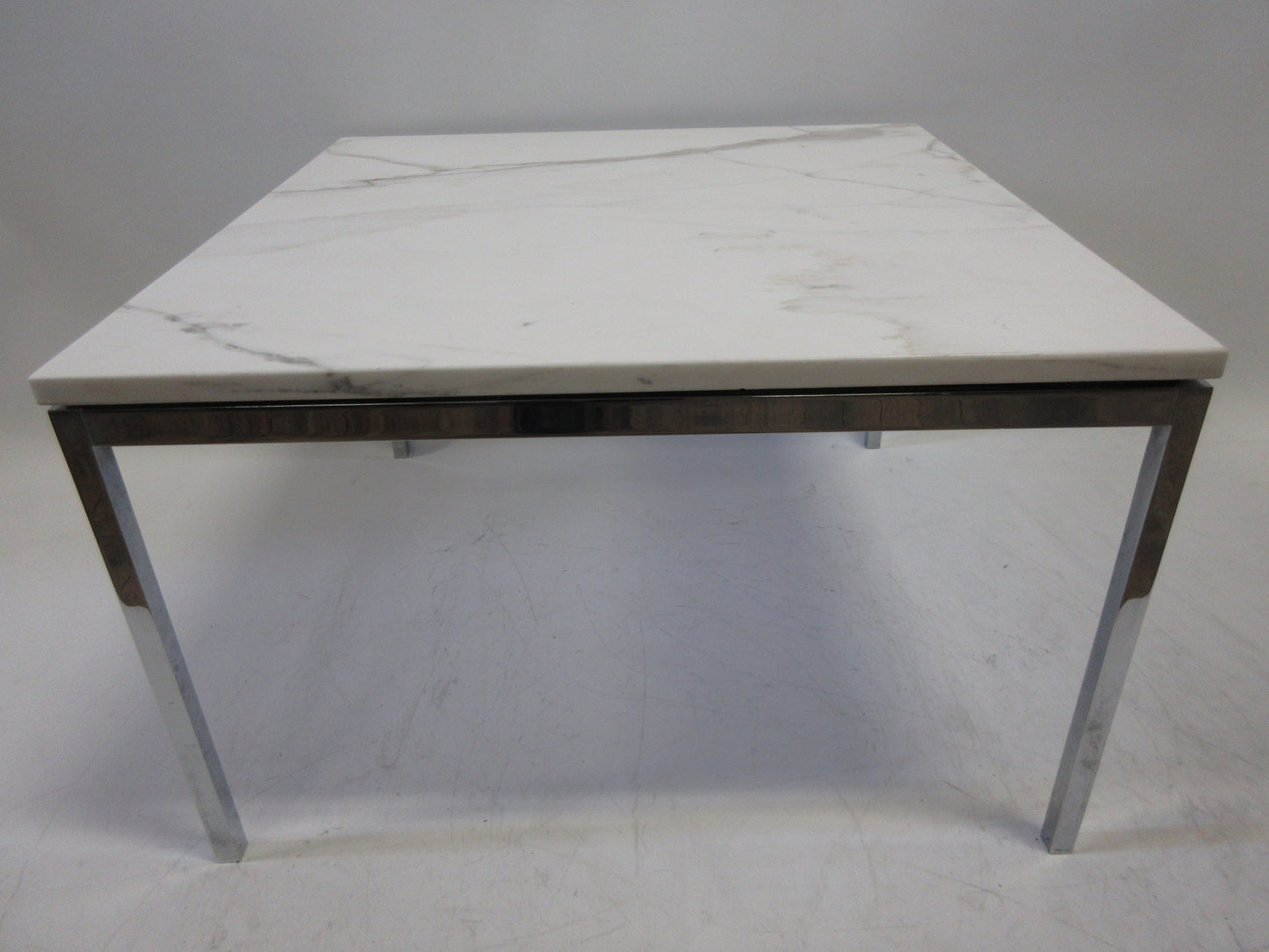 Florence Knoll Marble End Table, 29-in (Original)