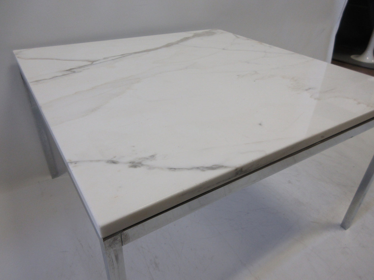 Florence Knoll Marble End Table, 29-in (Original)