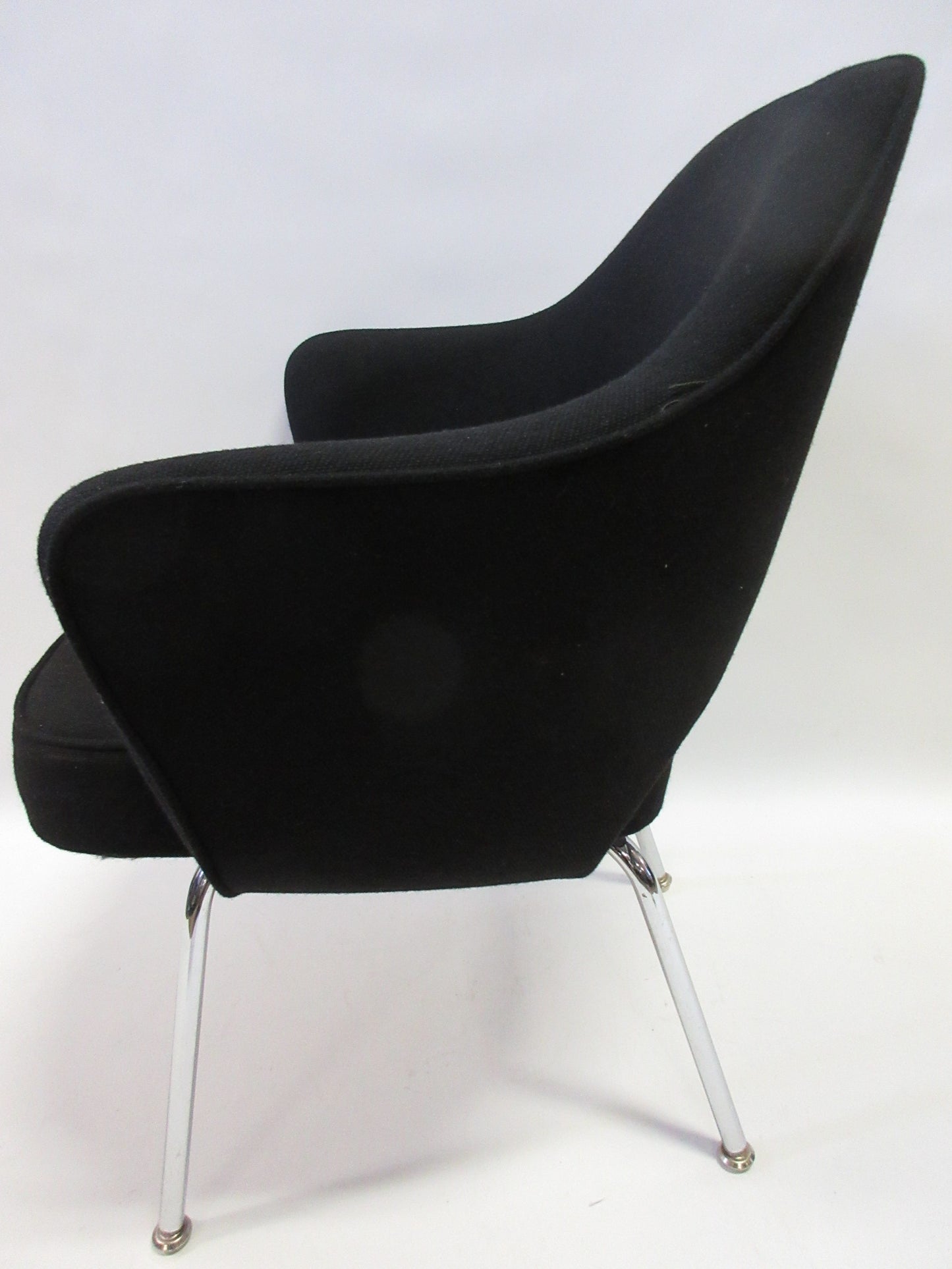 Knoll Saarinen Executive Armchair in Black Fabric (Original)