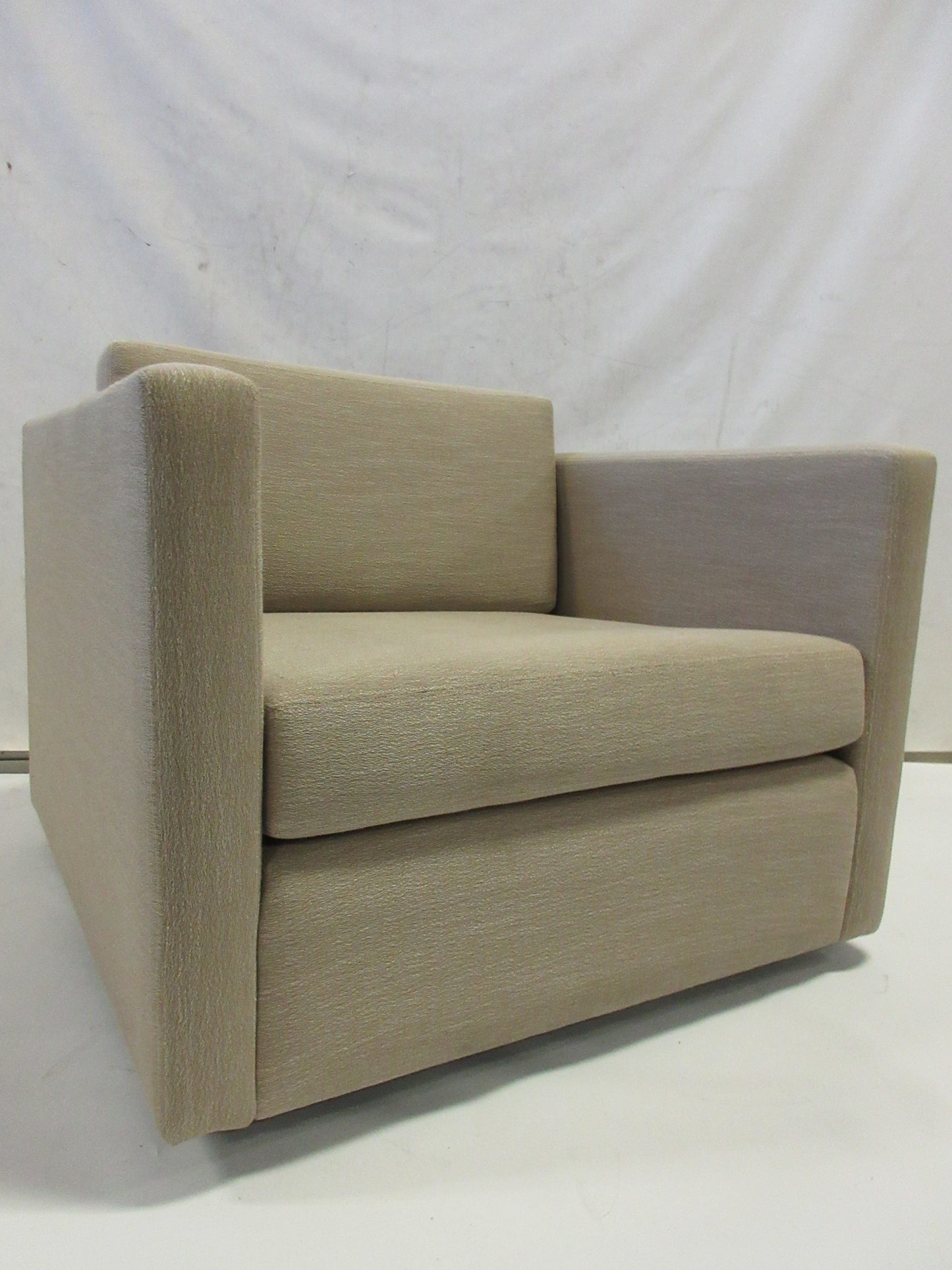 Knoll Pfister Lounge Chair in Beige / Tan