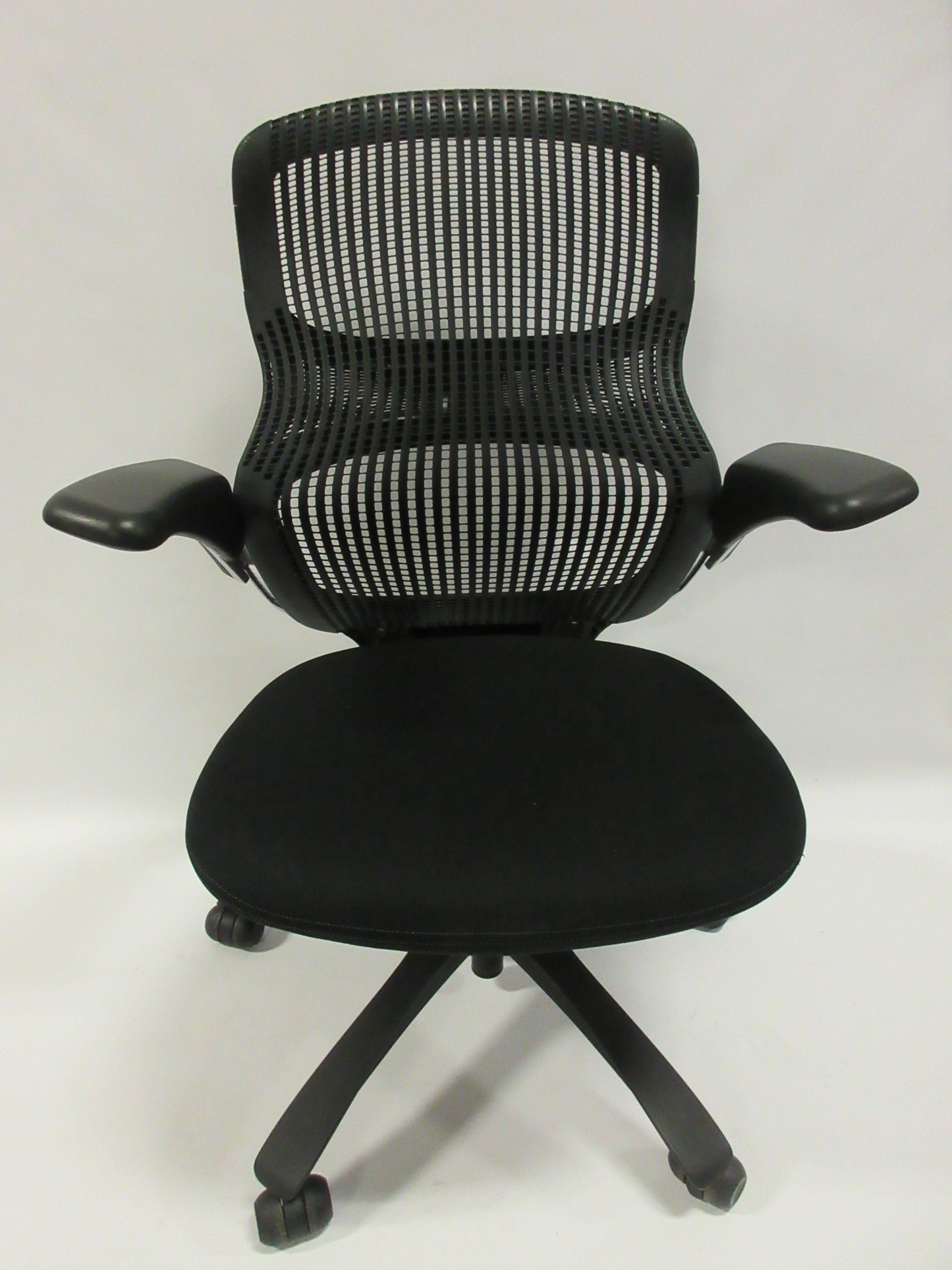 Knoll Generation Chair in Black