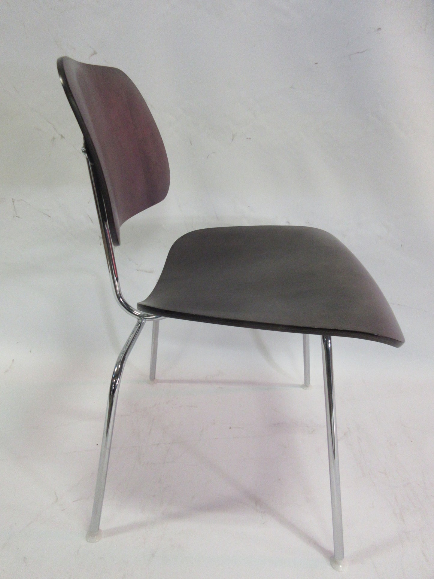 Eames Molded Plywood Dining Chair in Dark Brown (Original)