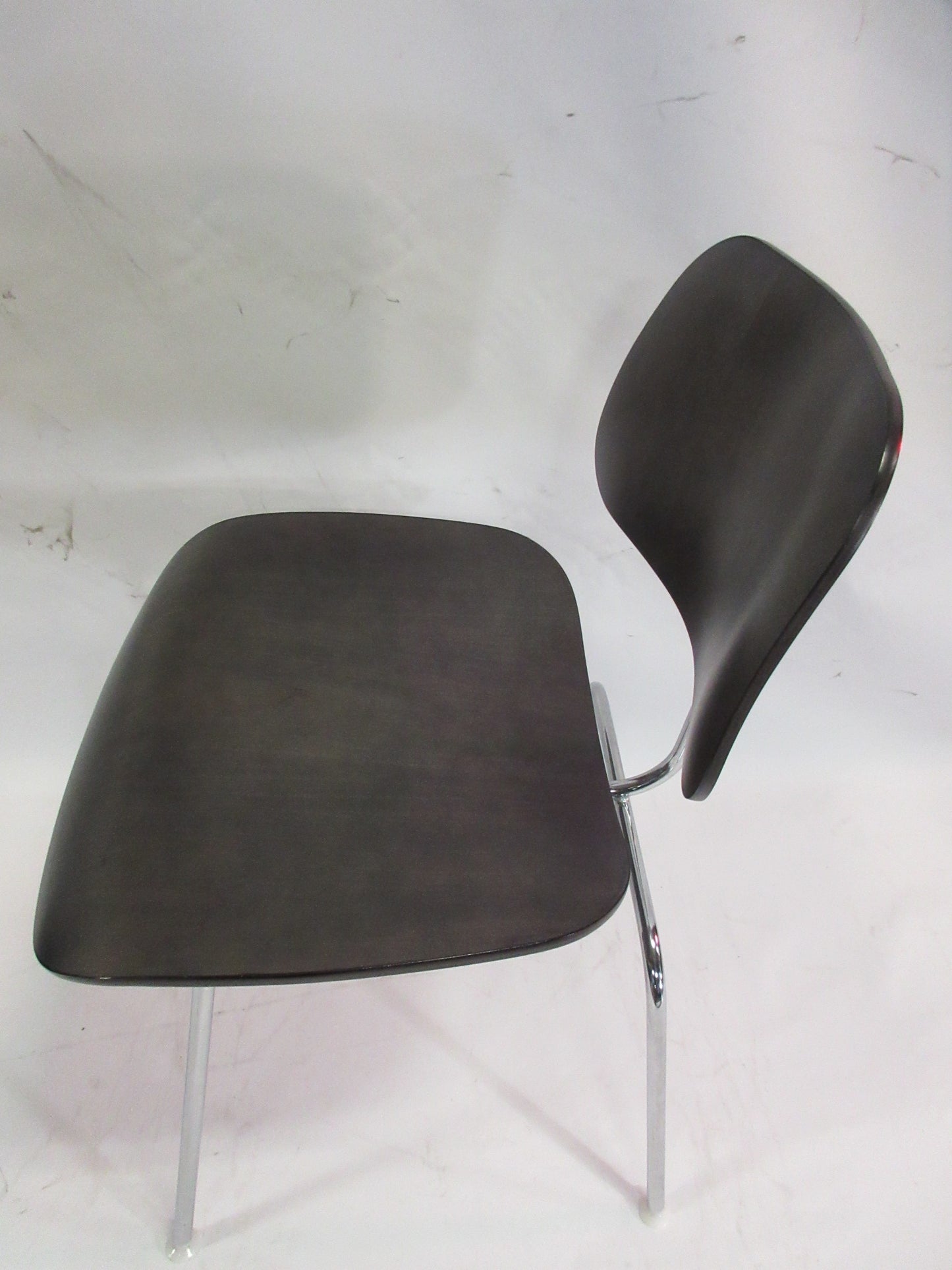 Eames Molded Plywood Dining Chair in Dark Brown (Original)