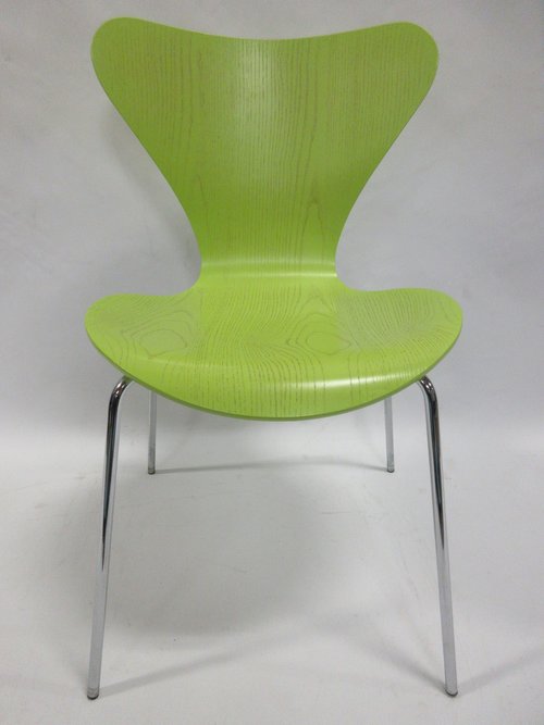 Fritz Hansen Series 7 Chair in Vernal Green (Original) - Bygone Icons