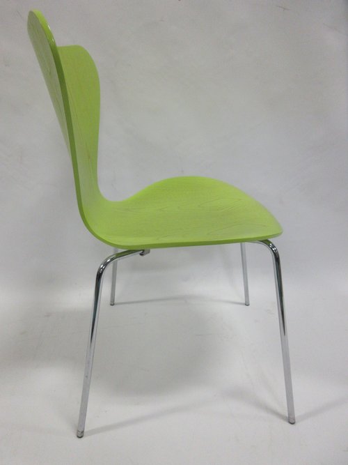 Fritz Hansen Series 7 Chair in Vernal Green (Original) - Bygone Icons