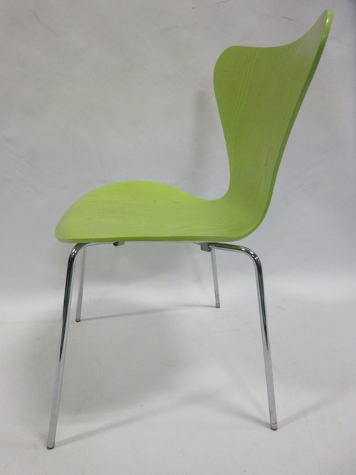 Fritz Hansen Series 7 Chair in Vernal Green (Original) - Bygone Icons