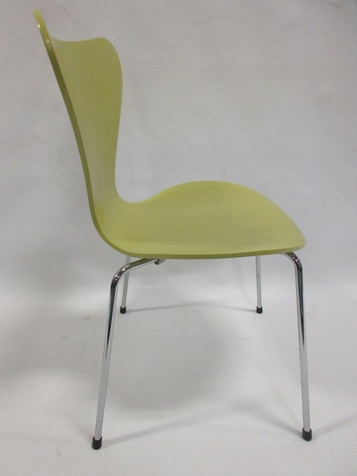 Fritz Hansen Series 7 Chair in Lime Green (Original) - Bygone Icons