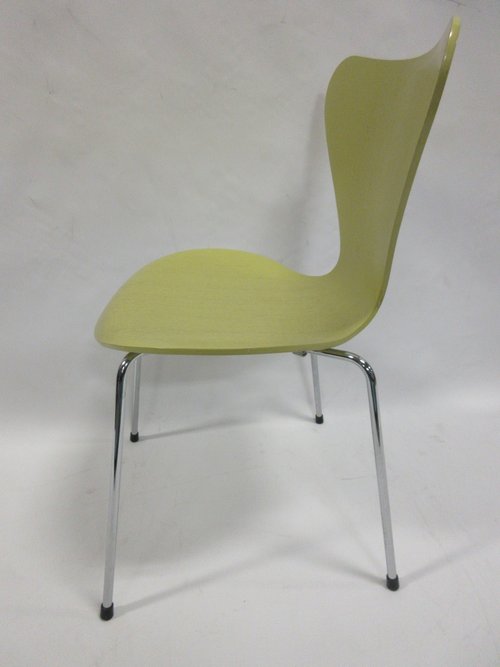 Fritz Hansen Series 7 Chair in Lime Green (Original) - Bygone Icons