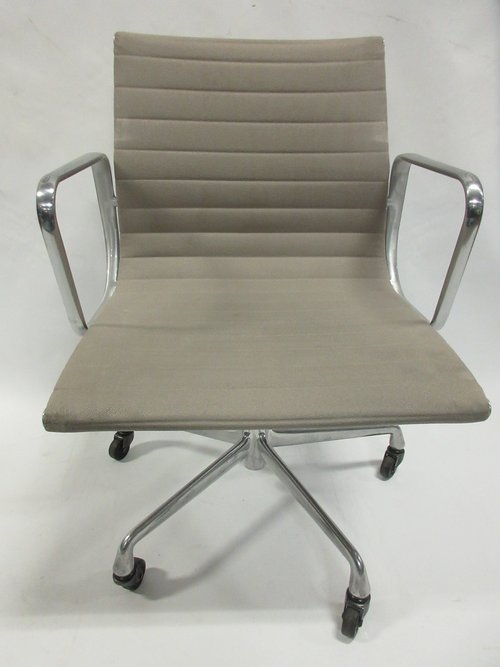 Herman Miller Eames Aluminum Group Management Chair in Grey Fabric (Original) - Bygone Icons