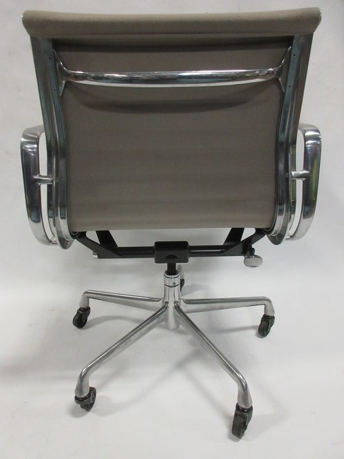 Herman Miller Eames Aluminum Group Management Chair in Grey Fabric (Original) - Bygone Icons